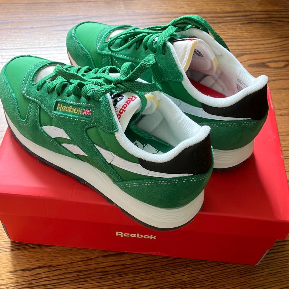 Reebok Human Rights Classic Leather Shoes size 41 - new with box